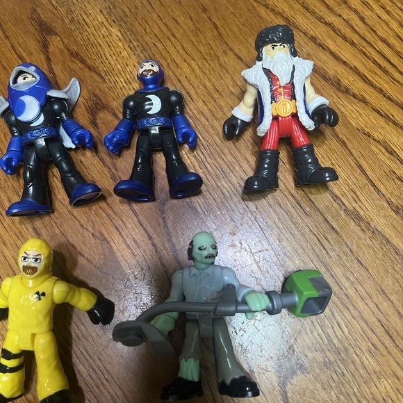 Lot Of 9+ Imaginext DC Super Friends Action Figures - Picture 3 of 5